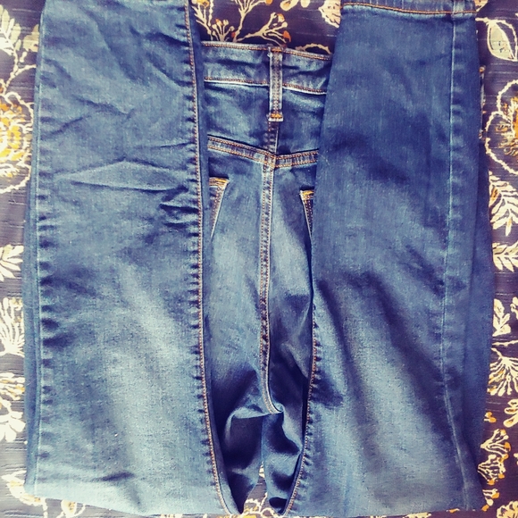 High Rise Universal Thread jegging - Picture 2 of 5